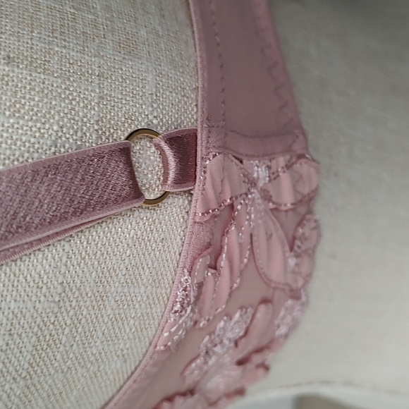 💕GUC Victoria's Secret Unlined Floral Plunge Underwire Bra, Dusty Rose Floral - Picture 6 of 11